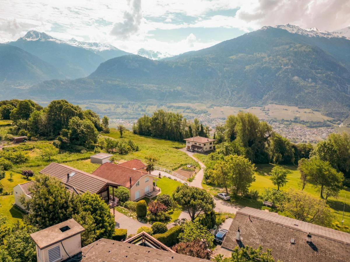 Relais Fleuri Hotel Chermignon-d'en Bas Bagian luar foto