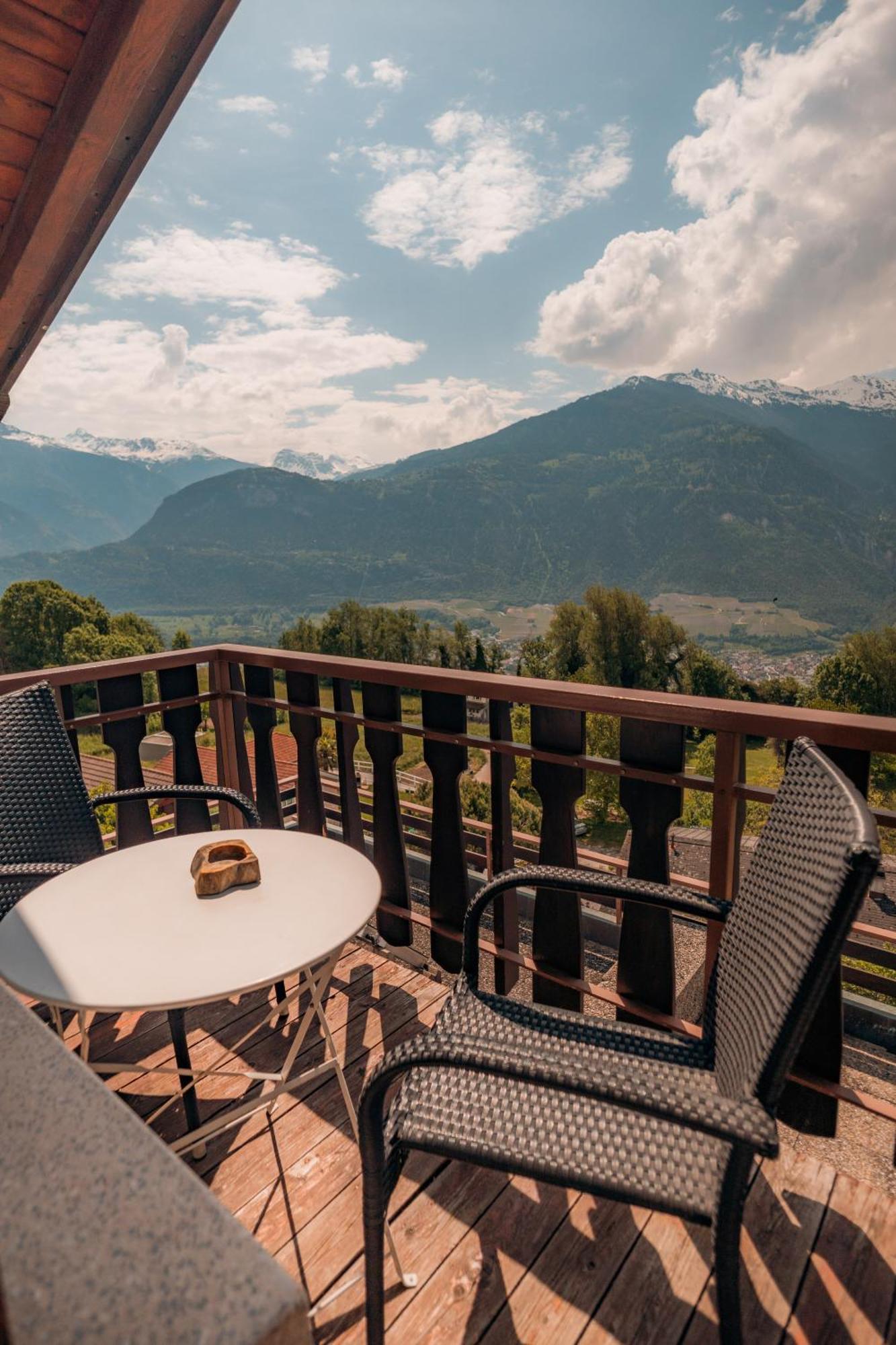 Relais Fleuri Hotel Chermignon-d'en Bas Bagian luar foto