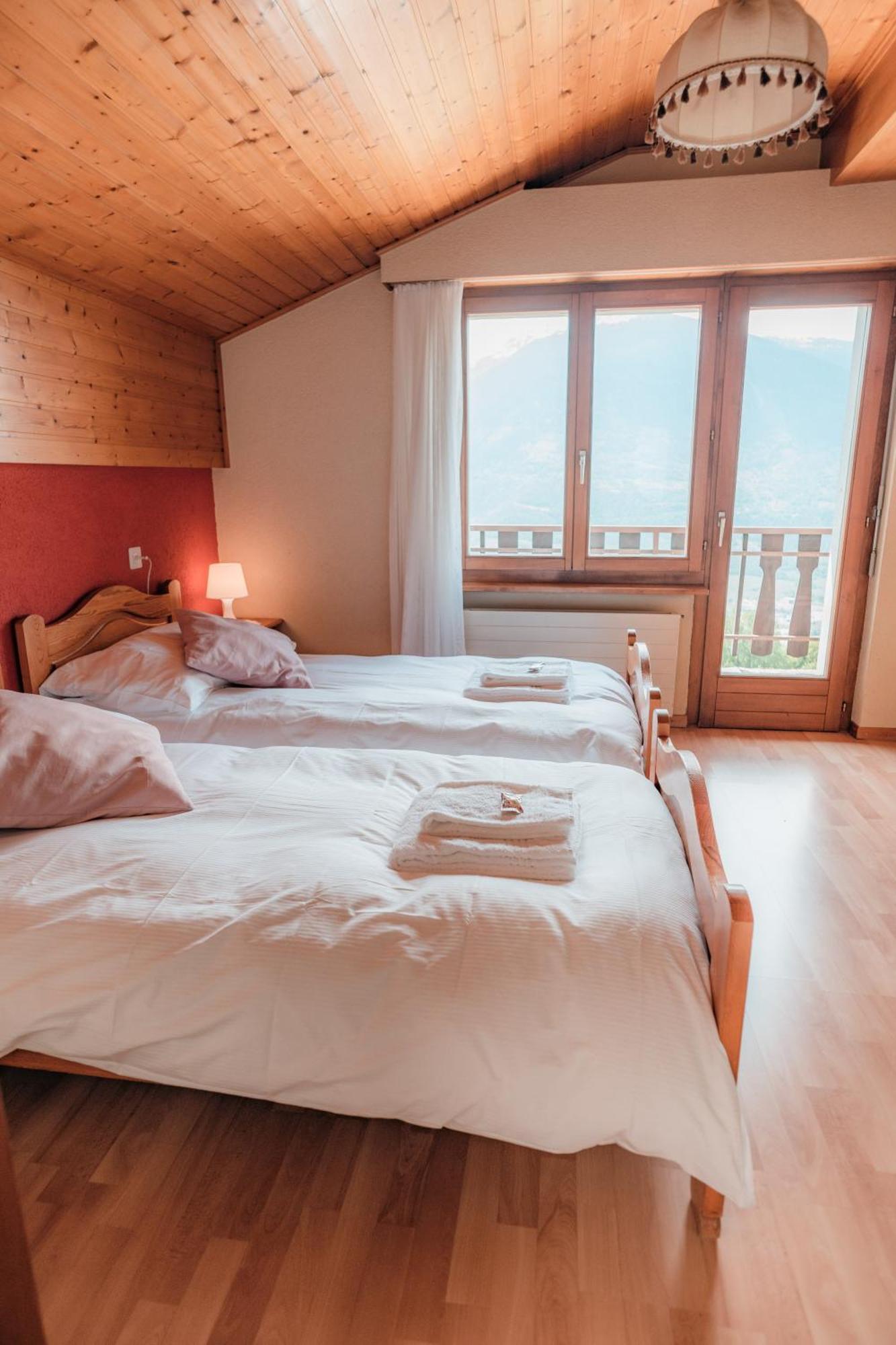Relais Fleuri Hotel Chermignon-d'en Bas Bagian luar foto