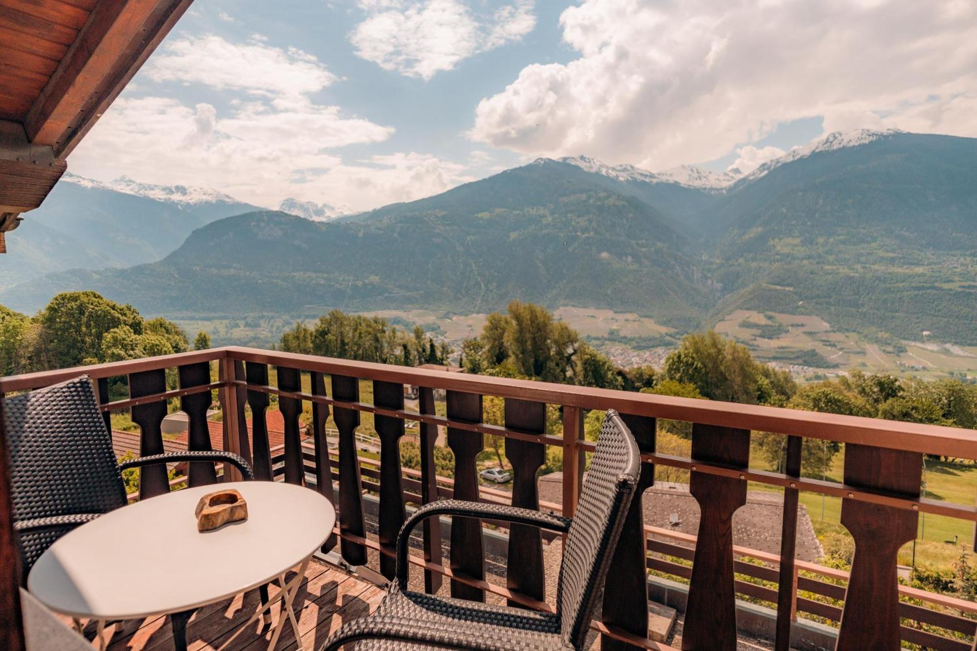 Relais Fleuri Hotel Chermignon-d'en Bas Bagian luar foto