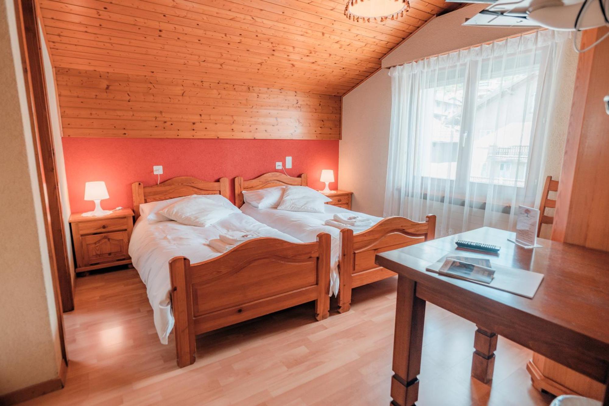 Relais Fleuri Hotel Chermignon-d'en Bas Bagian luar foto