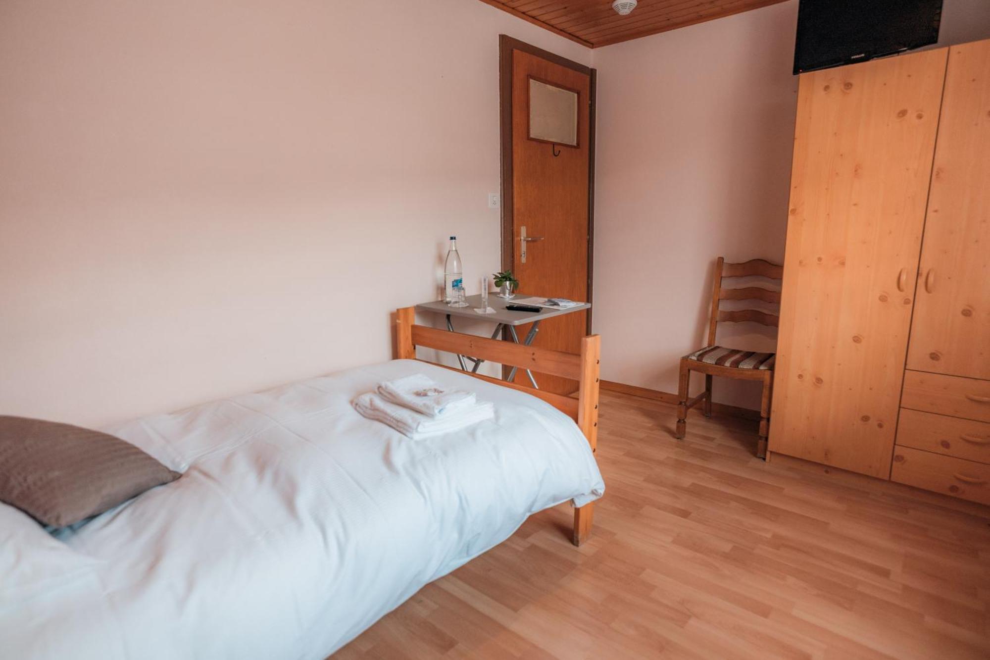 Relais Fleuri Hotel Chermignon-d'en Bas Bagian luar foto
